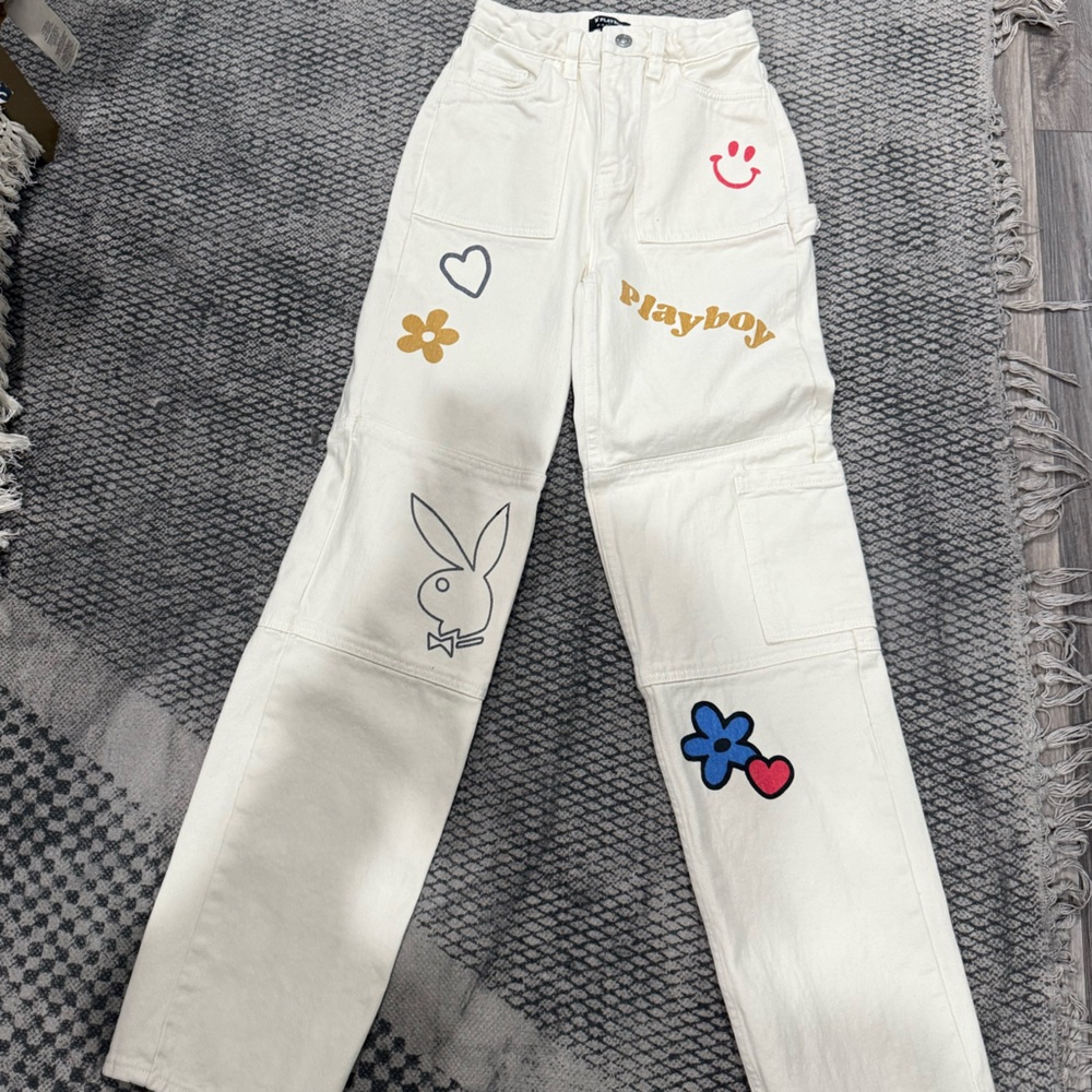 Playboy by Pacsun Wide Leg White Graffiti Jeans Women’s Sz. 24